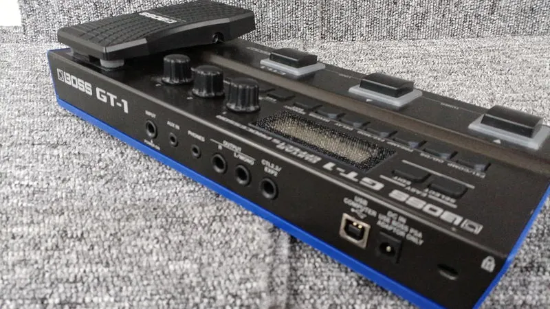 BOSS Multi-Effektgerät GT-1
