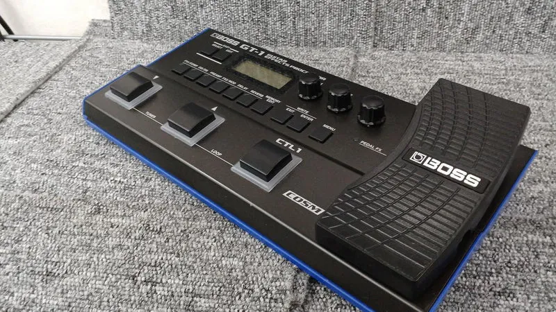 BOSS Multi-Effektgerät GT-1