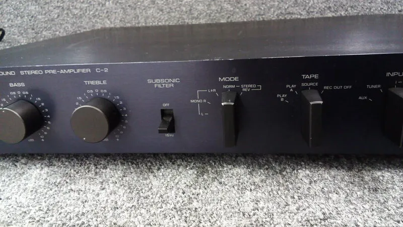 YAMAHA Vorverstärker C-2