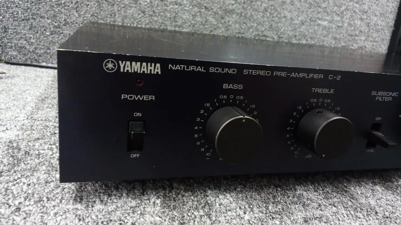 YAMAHA Vorverstärker C-2