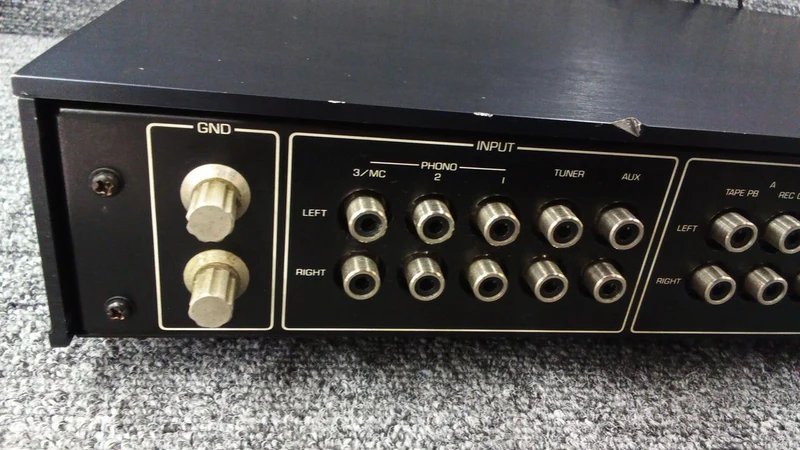 YAMAHA Vorverstärker C-2