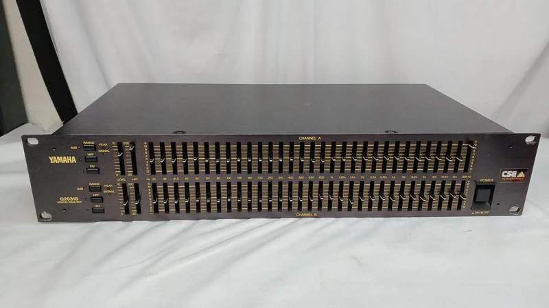 YAMAHA Equalizer Q2031B