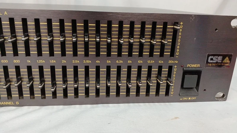 YAMAHA Equalizer Q2031B
