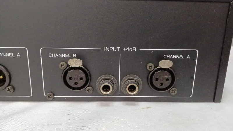 YAMAHA Equalizer Q2031B