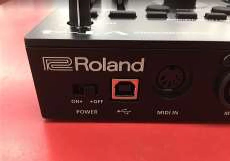 ROLAND Voice Transformers VT-4