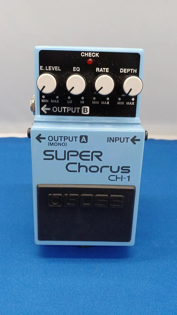 BOSS Effektpedal CH-1