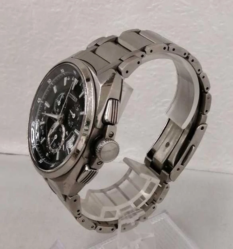 CITIZEN Atessa Solar-Funkarmbanduhr H610-T015581