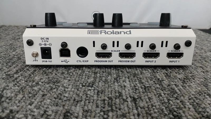 ROLAND Videomixer V-02HD