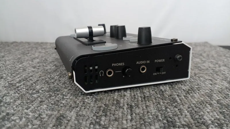 ROLAND Videomixer V-02HD