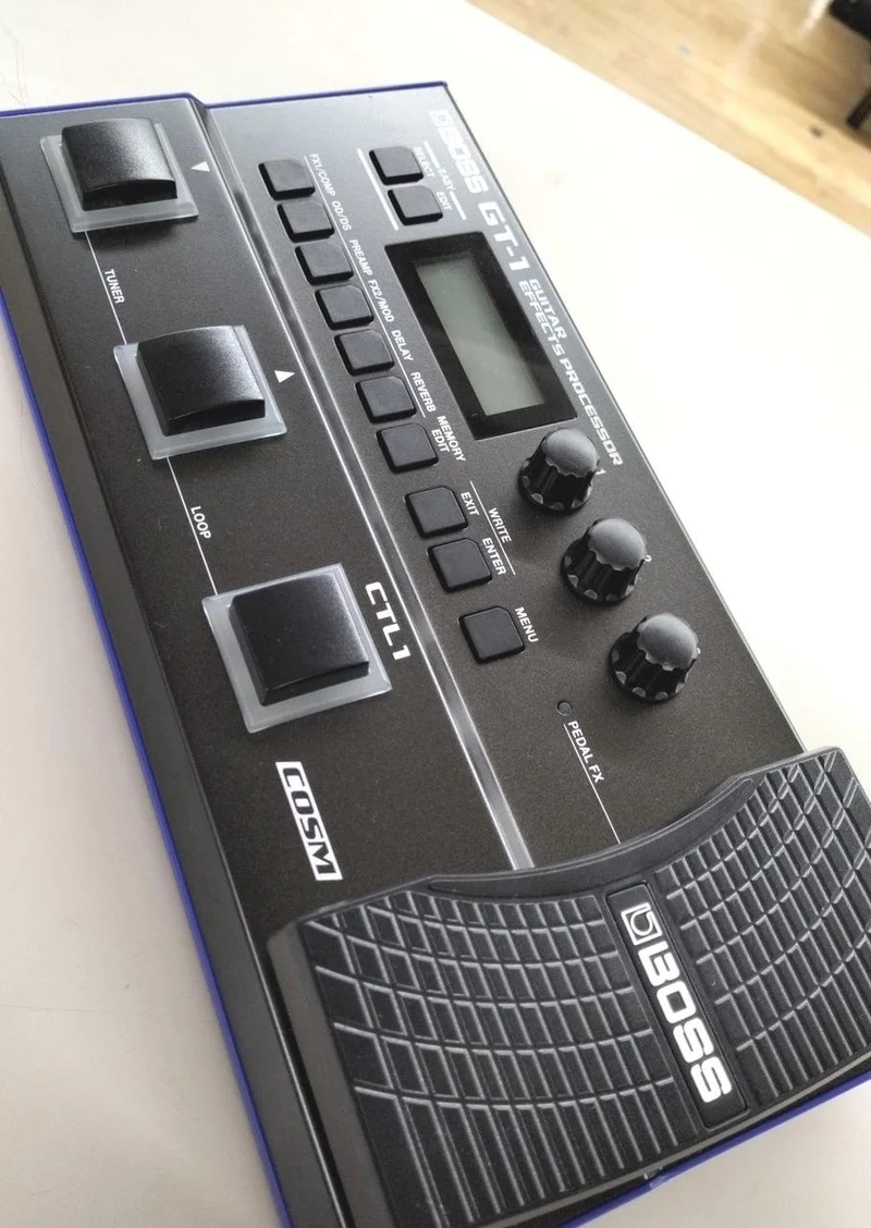 BOSS Multi-Effektgerät GT-1