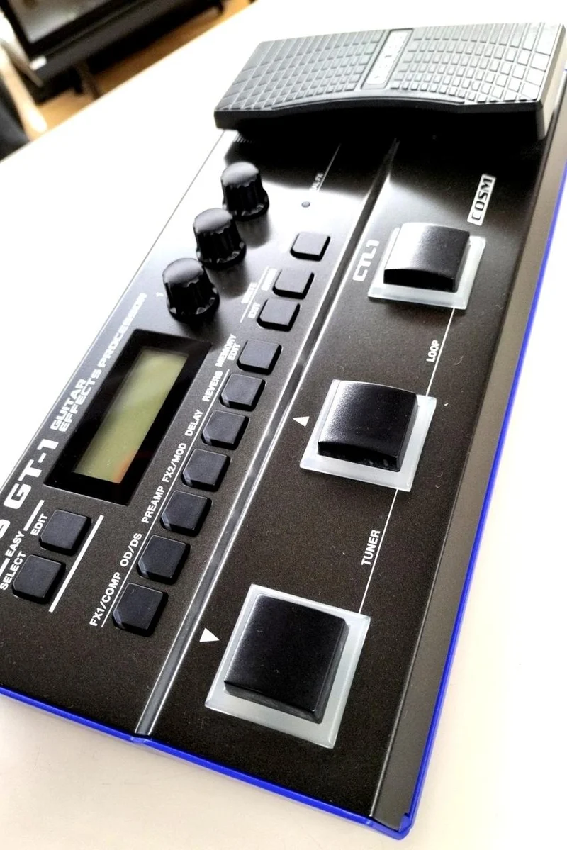 BOSS Multi-Effektgerät GT-1