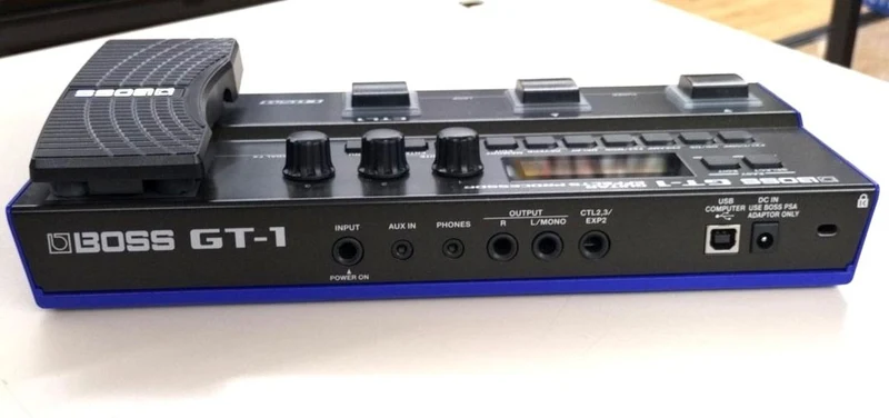 BOSS Multi-Effektgerät GT-1