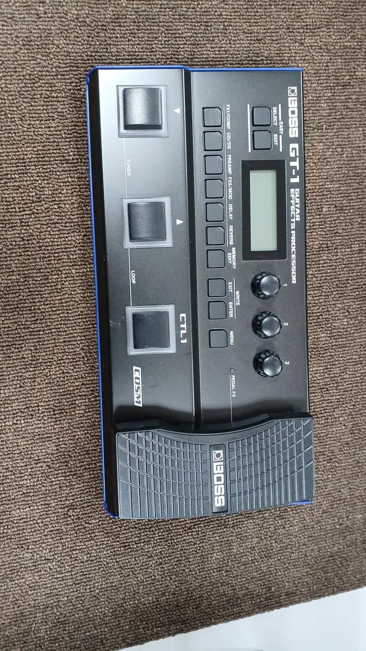 BOSS Multi-Effektgerät GT-1