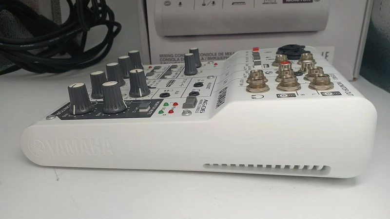 YAMAHA Mixer AG06