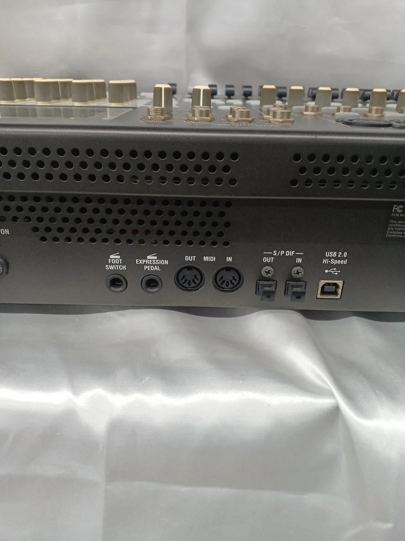 [SCHROTT] KORG CD/MTR D3200