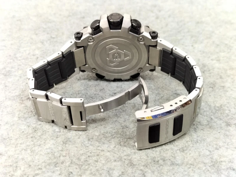 CASIO Funk-Solar-G-SHOCK MT-G Serie MTG-B3000D-1AJF