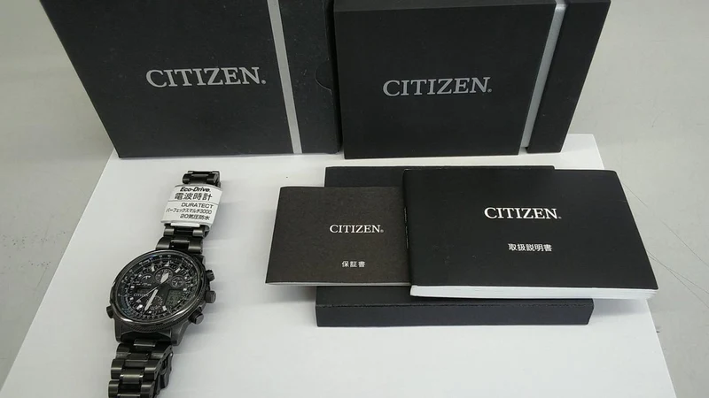 CITIZEN Funkgesteuerte Uhr U680-T019692 Quarz-Armbanduhr