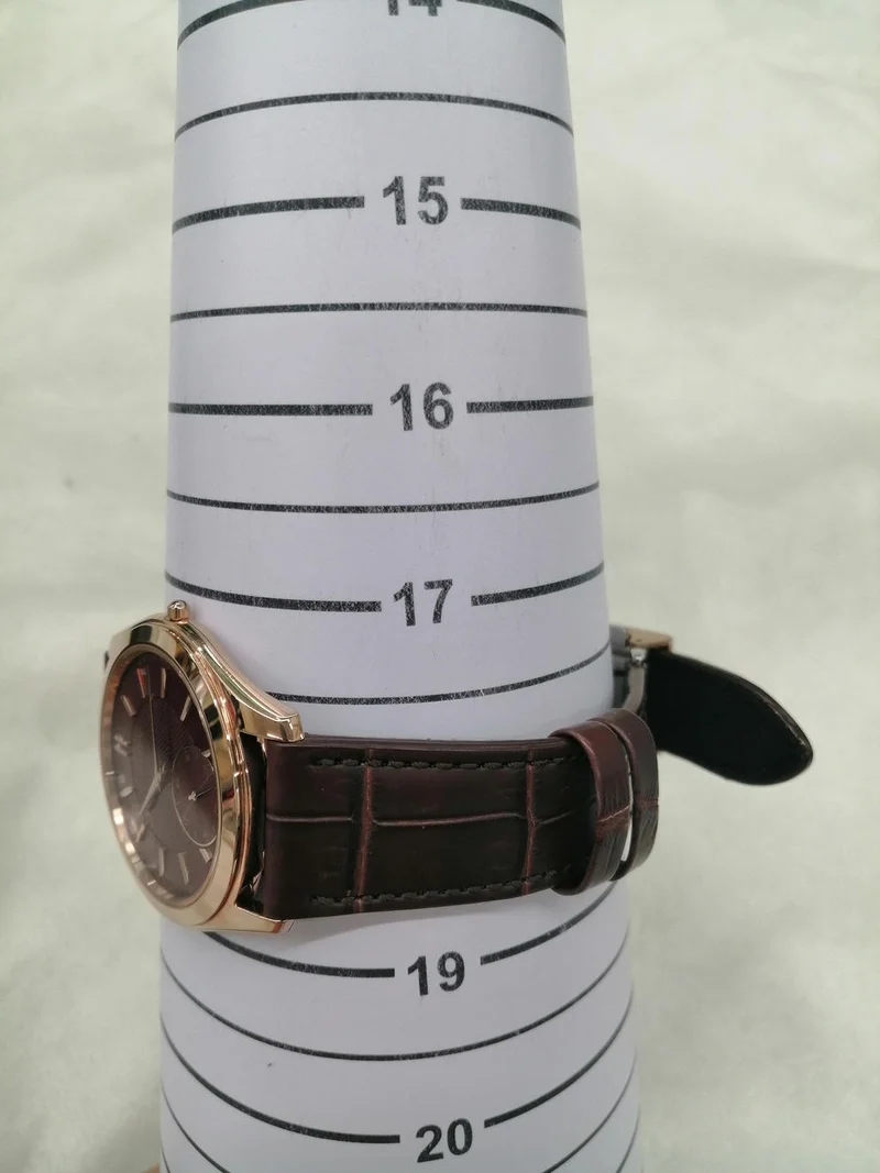 CITIZEN Limitierte Auflage von 200 Solar-Armbanduhren AQ5012-14W/8845-A5VHS03