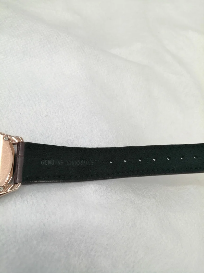 CITIZEN Limitierte Auflage von 200 Solar-Armbanduhren AQ5012-14W/8845-A5VHS03