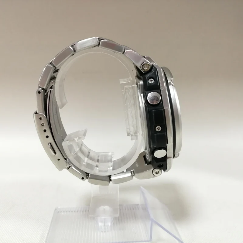 CASIO G-SHOCK GST-W110D Silber