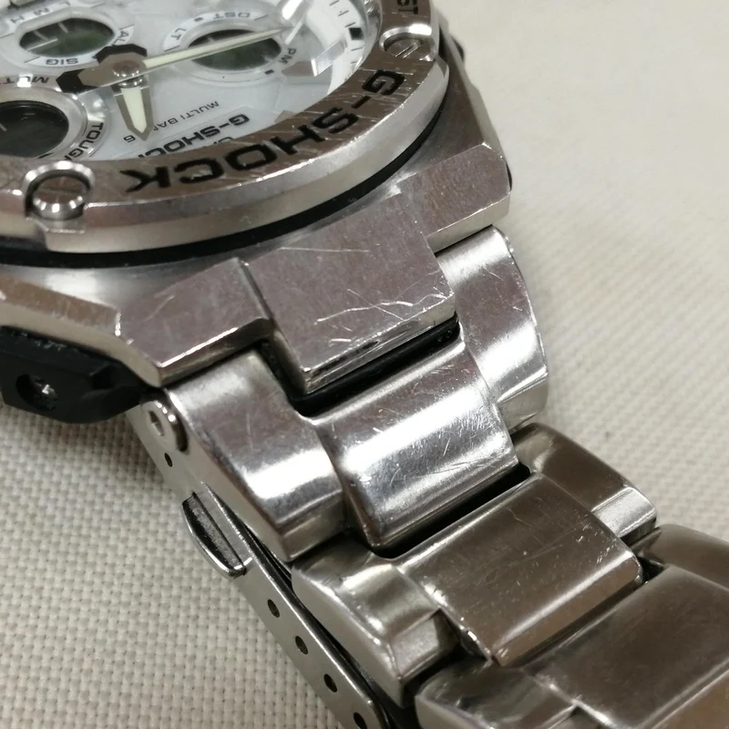 CASIO G-SHOCK GST-W110D Silber