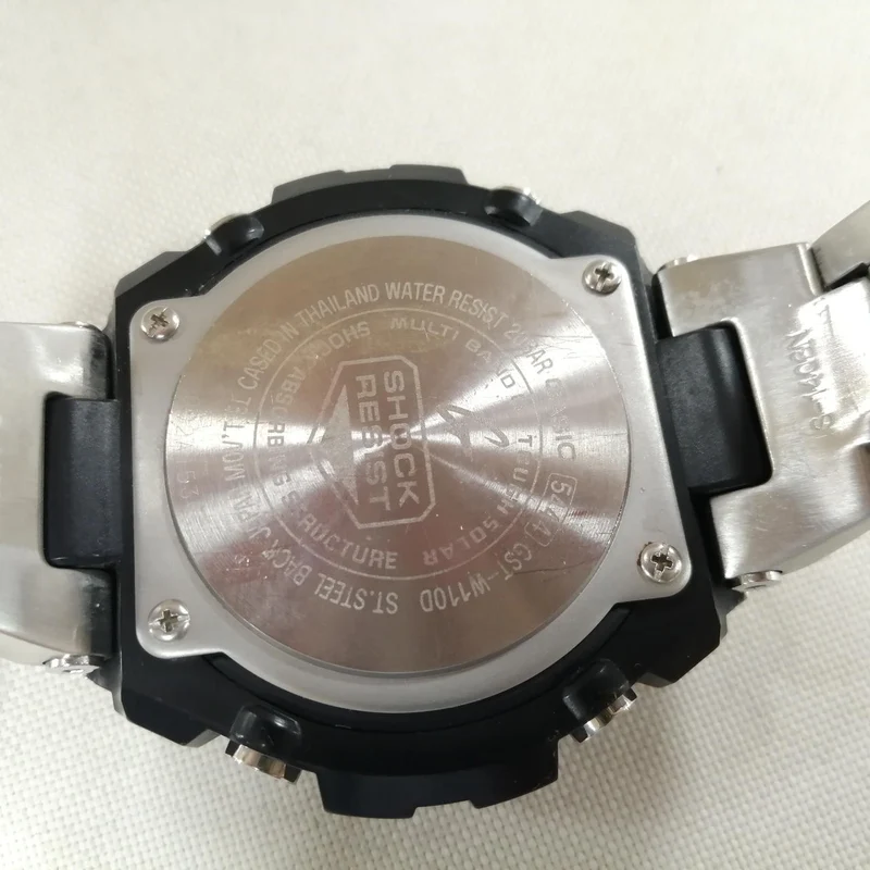 CASIO G-SHOCK GST-W110D Silber