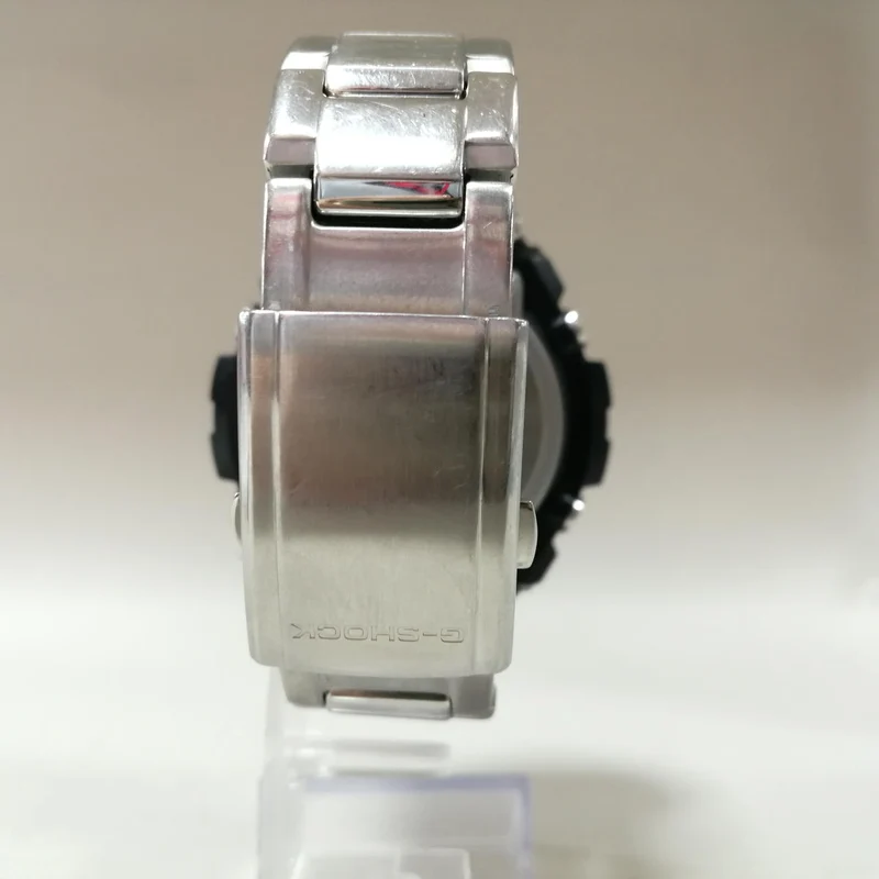 CASIO G-SHOCK GST-W110D Silber