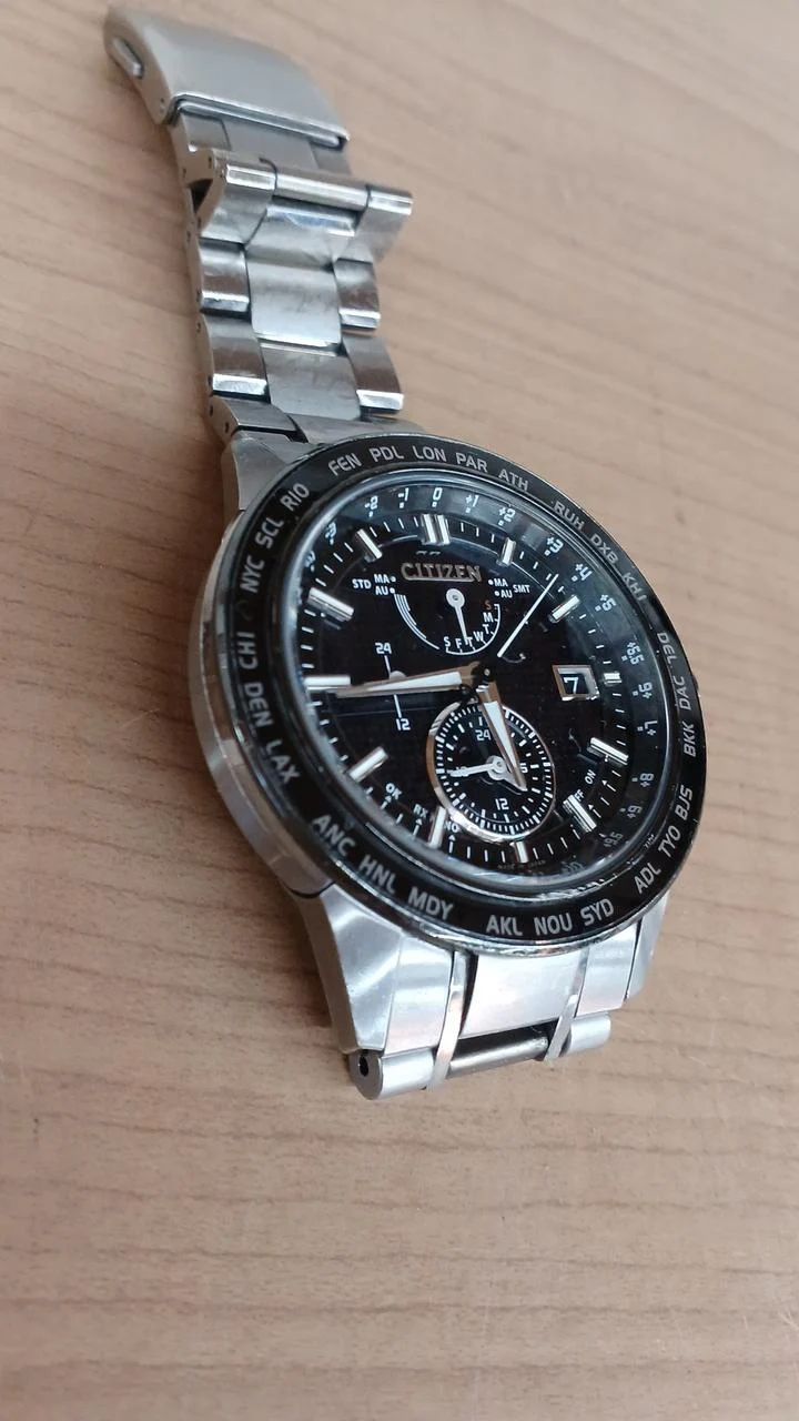CITIZEN Atesa ECO-DRIVE Schwarz×Silber Zustand B