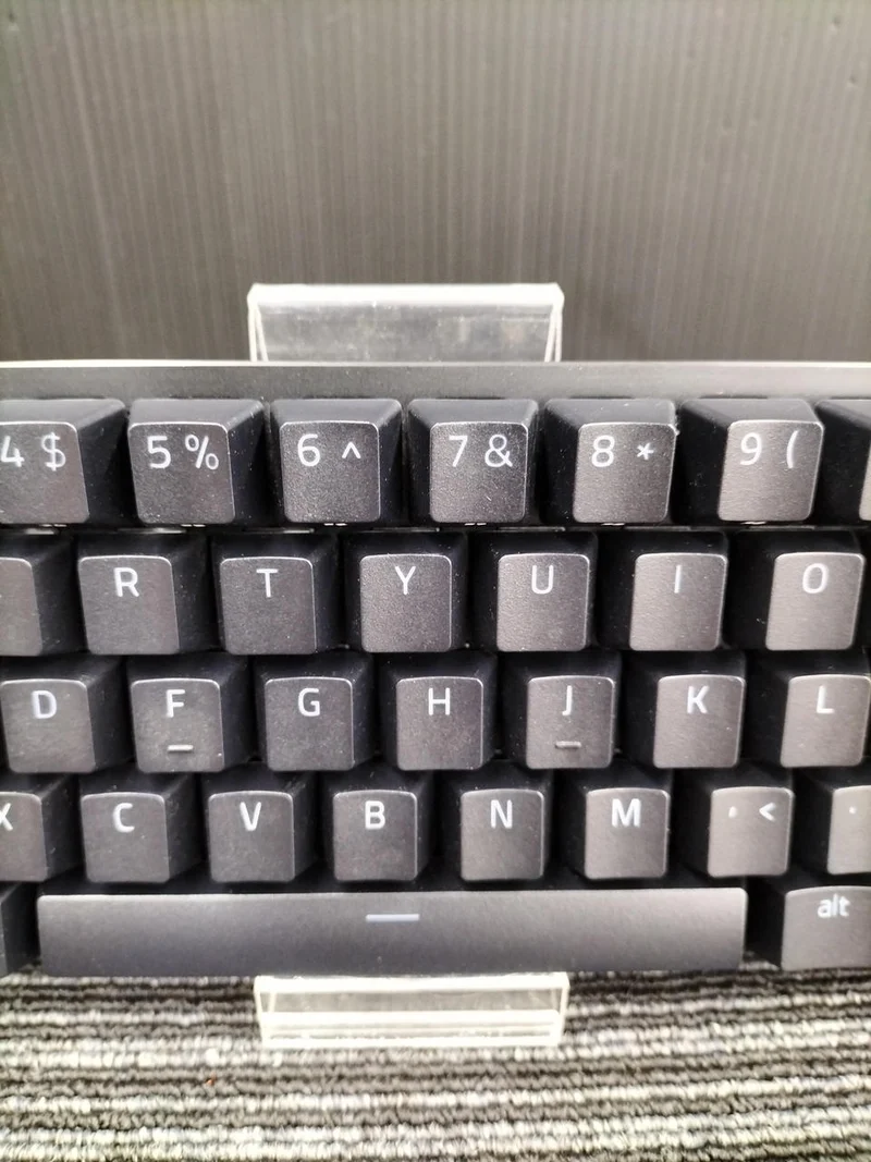 RAZER „Je größer die Arbeitsfläche, desto präziser das Zielen.“ HUNTSMAN MINI RZ03-0339