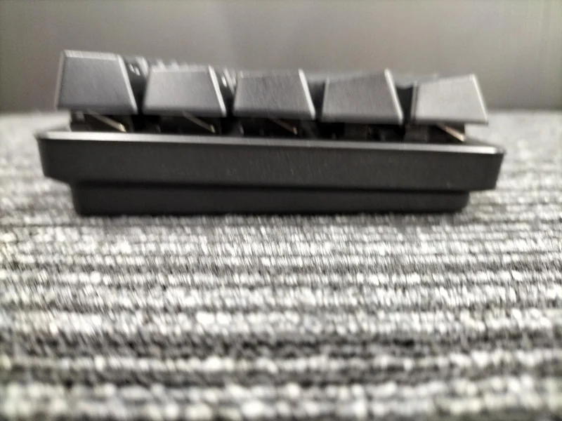 RAZER „Je größer die Arbeitsfläche, desto präziser das Zielen.“ HUNTSMAN MINI RZ03-0339