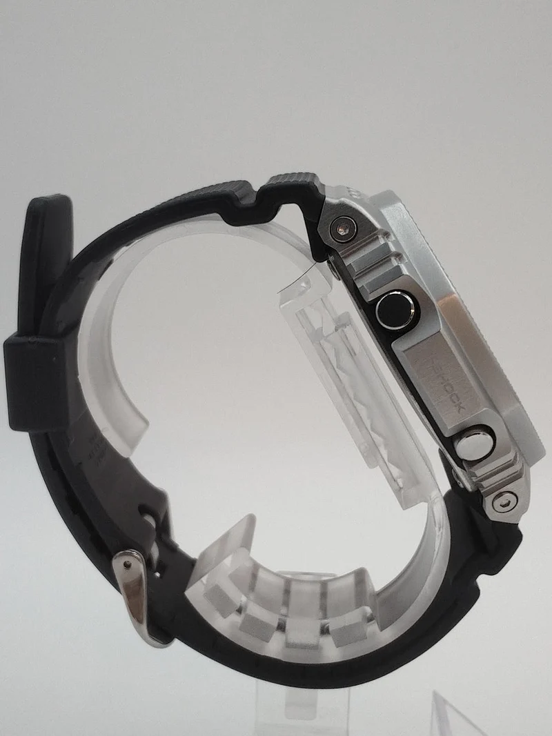 CASIO G-SHOCK GM-2100MG