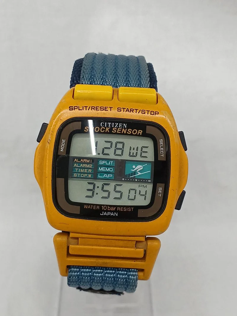 CITIZEN Quarzuhr *Vintage-Stoßsensor