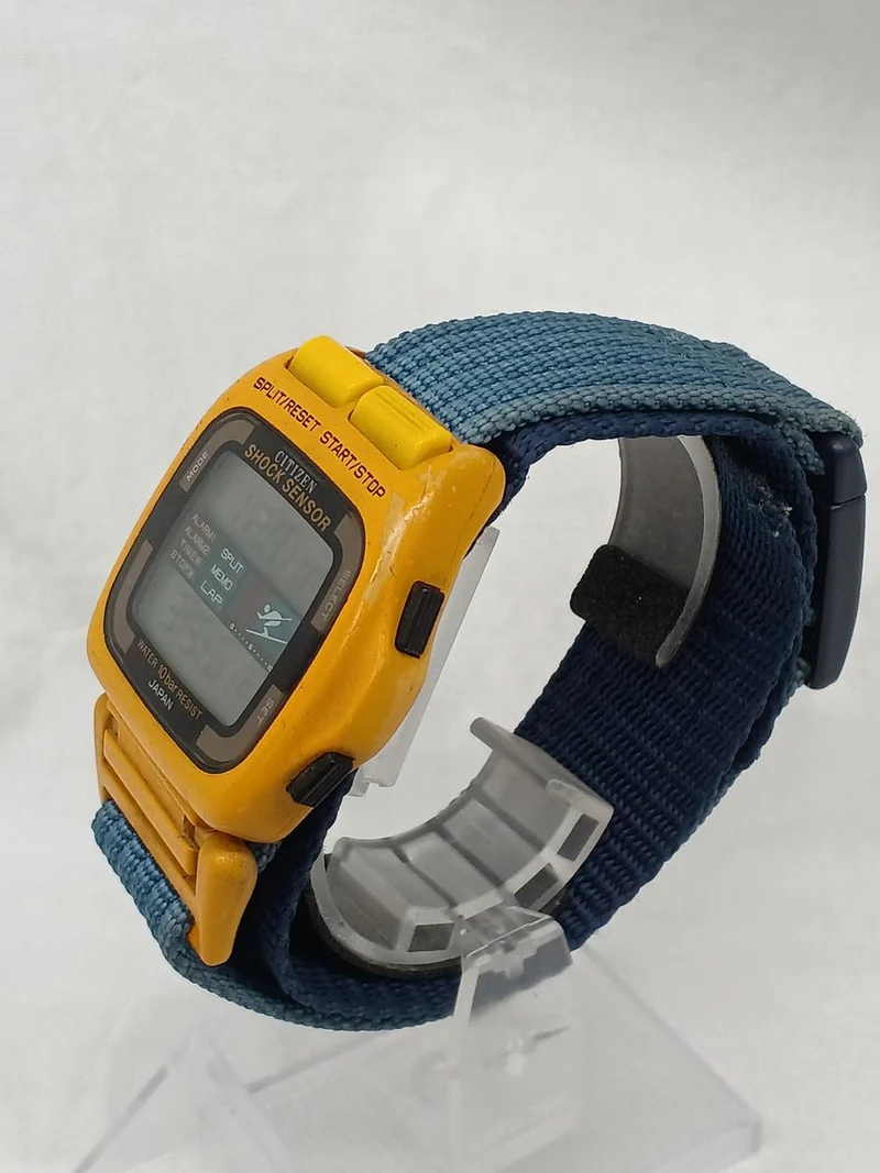 CITIZEN Quarzuhr *Vintage-Stoßsensor