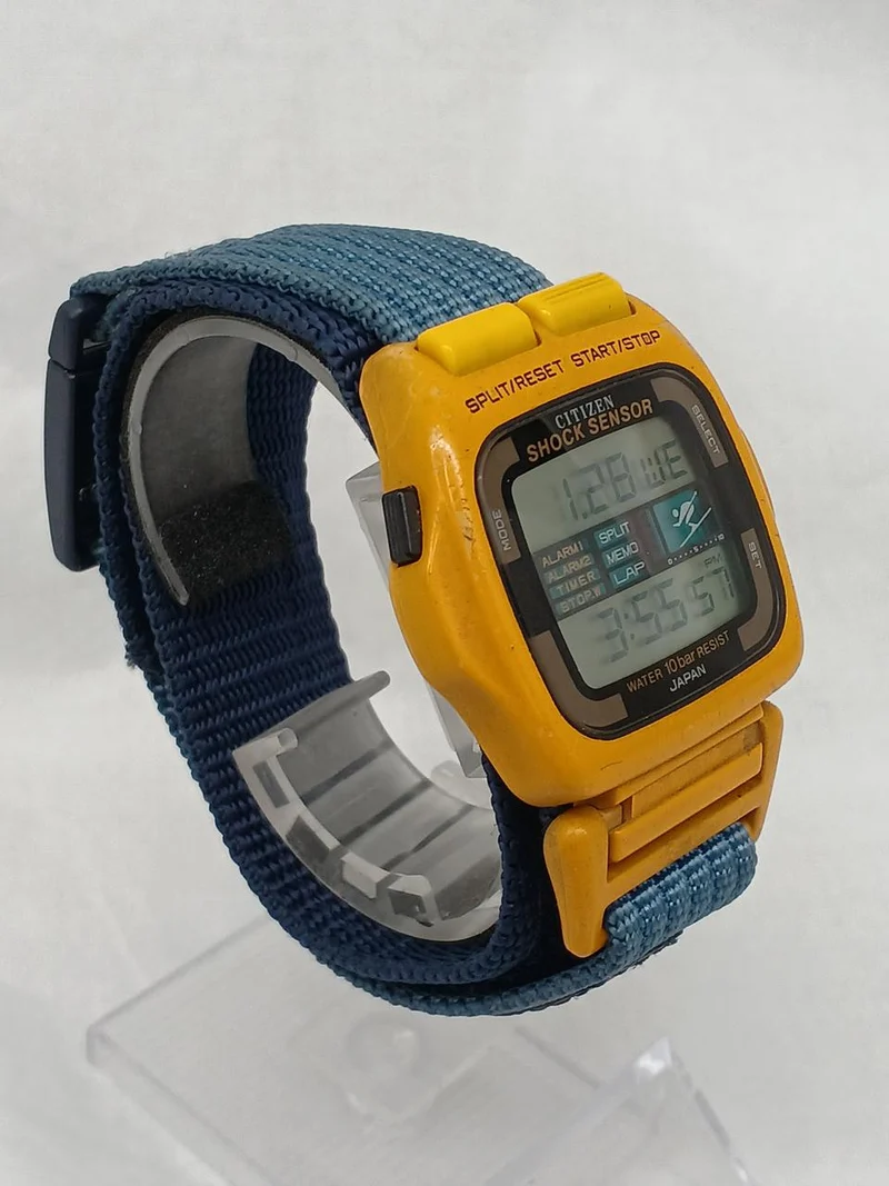 CITIZEN Quarzuhr *Vintage-Stoßsensor
