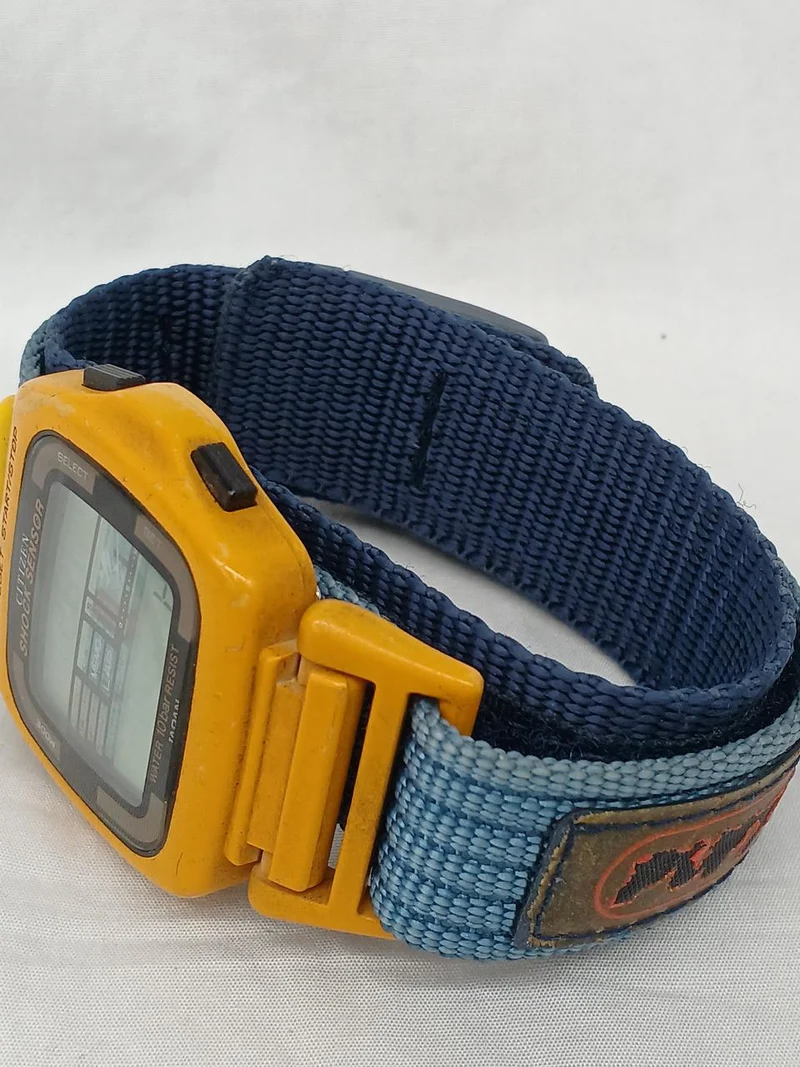 CITIZEN Quarzuhr *Vintage-Stoßsensor