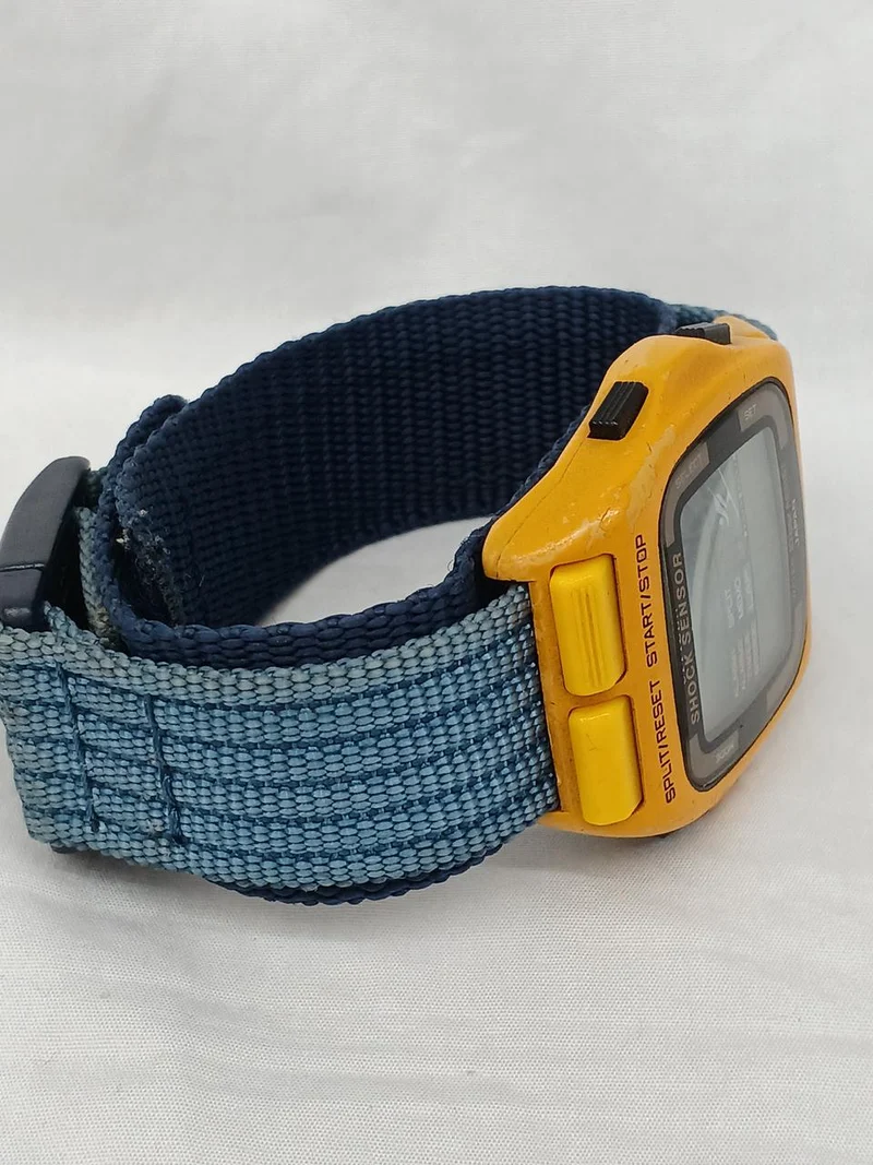 CITIZEN Quarzuhr *Vintage-Stoßsensor