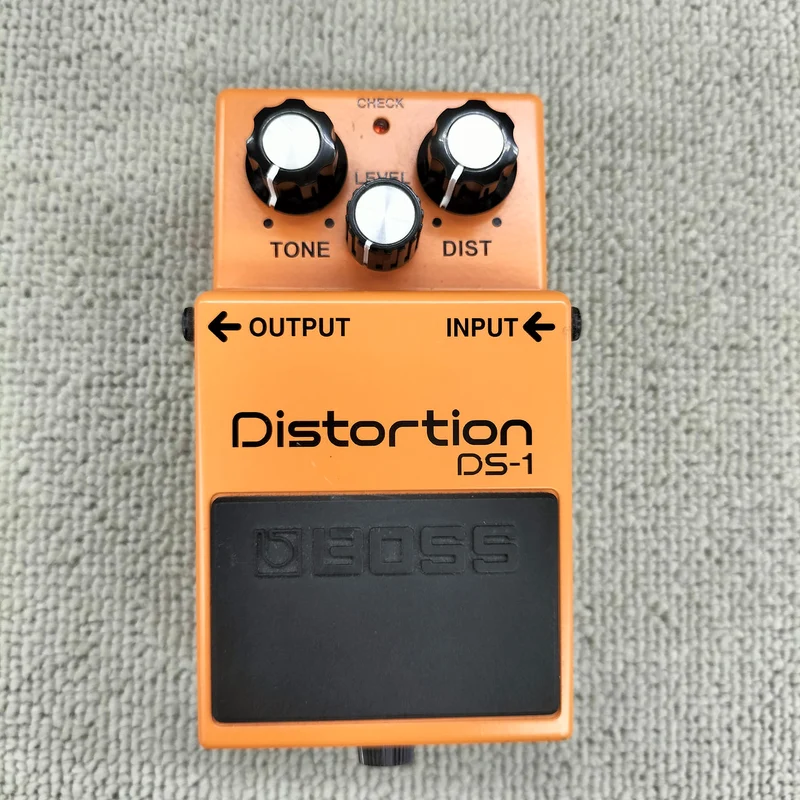 BOSS Distortion DS-1