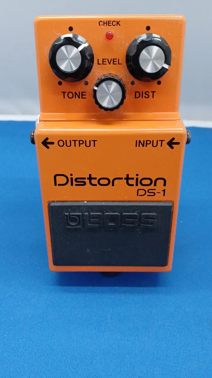 BOSS Distortion DS-1