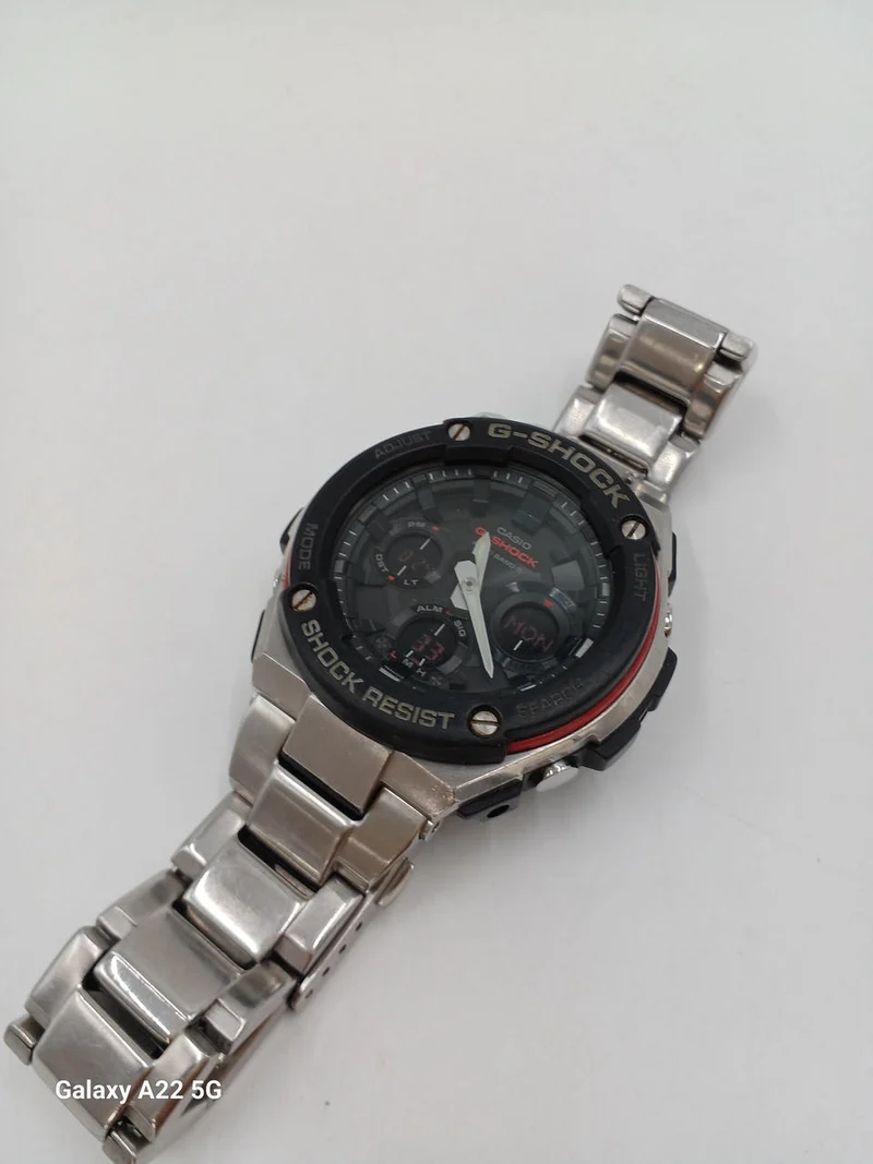CASIO Funkgesteuerte Solar-Armbanduhr G-SHOCK GST-W100D
