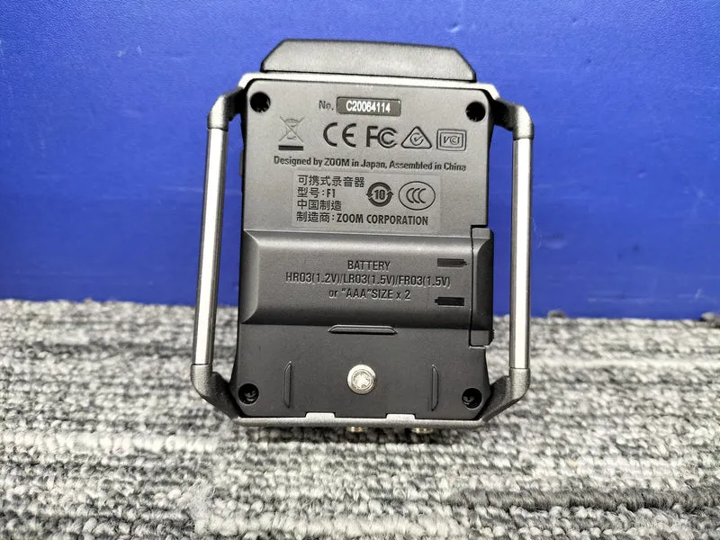 ZOOM [Scratches and Dirt] Field Recorder F1-LP