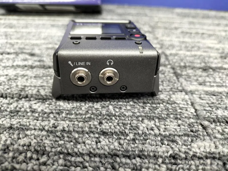 ZOOM [Scratches and Dirt] Field Recorder F1-LP