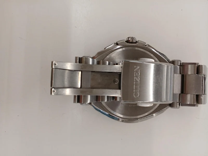 CITIZEN Funkgesteuerte Solar-Armbanduhr H610-T018068