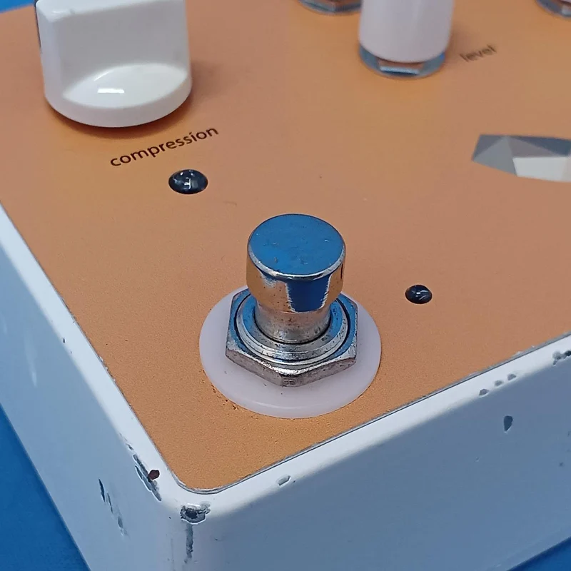 LIMETONE AUDIO Effektpedale / FOCUS FOCUS