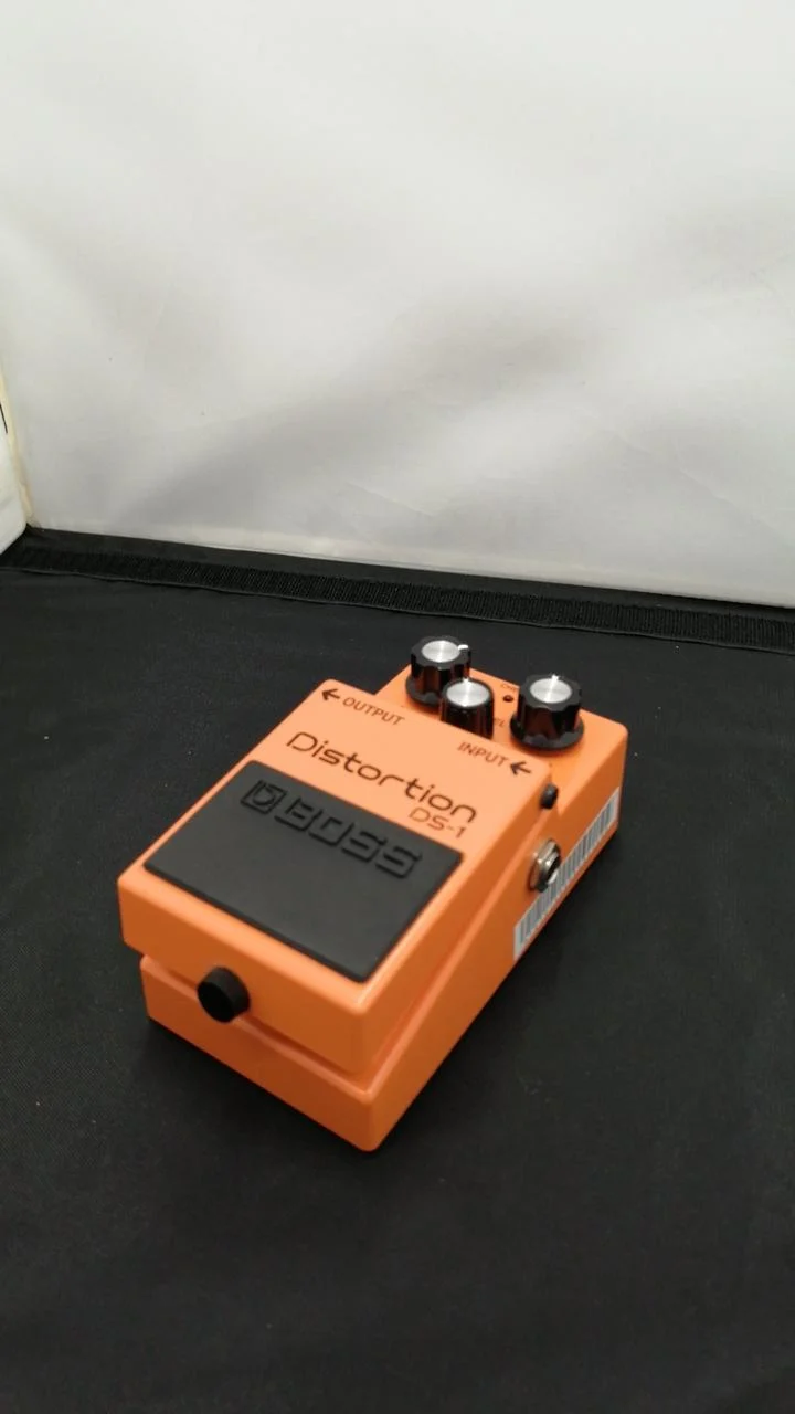 BOSS Effektpedal/Verzerrer DS-1