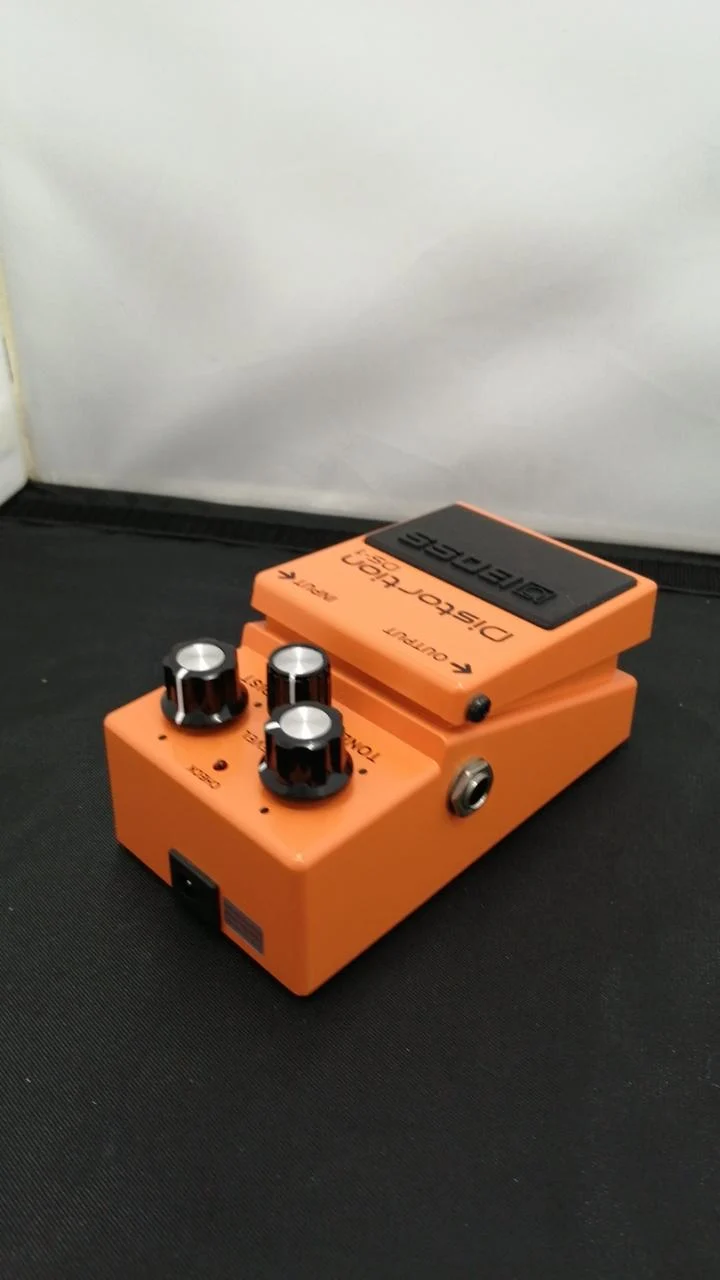 BOSS Effektpedal/Verzerrer DS-1