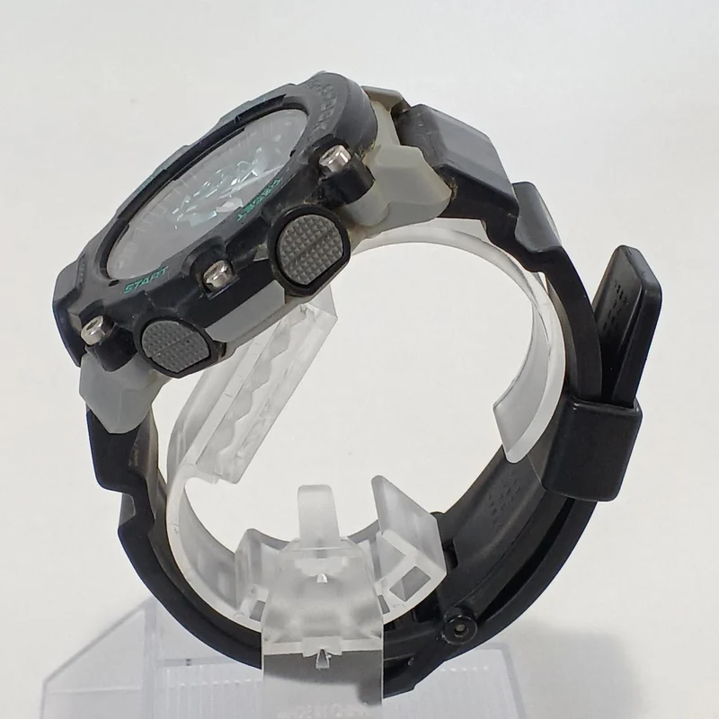 CASIO G-SHOCK GA-2200M