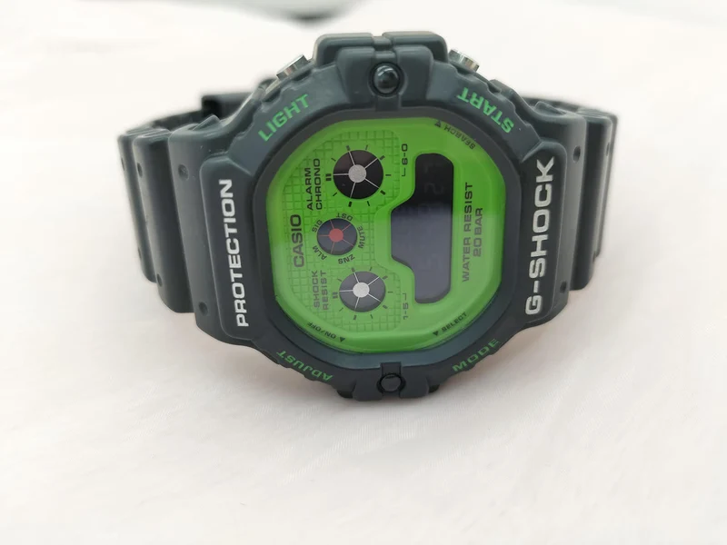 CASIO G-SHOCK DW-5900RS