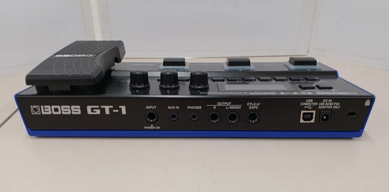 BOSS Multi-Effektgerät GT-1