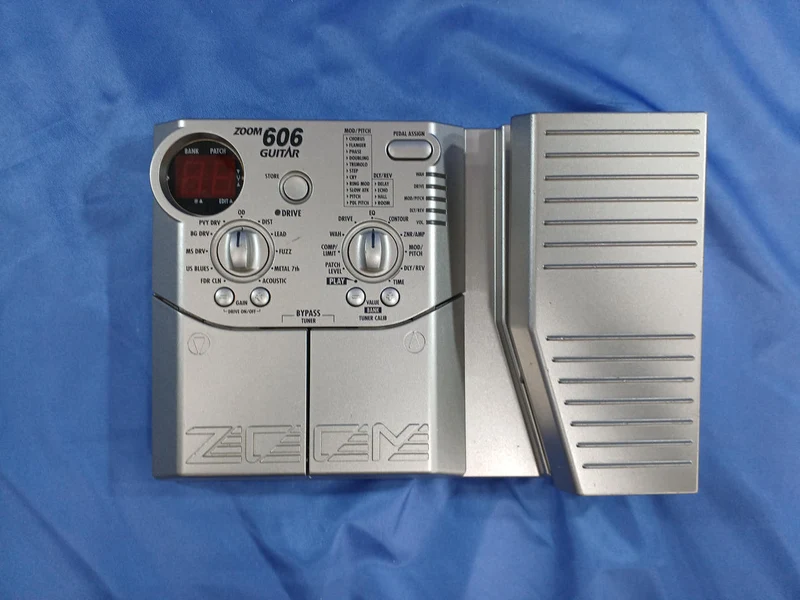 ZOOM Multi-Effektpedal 606GUITAR