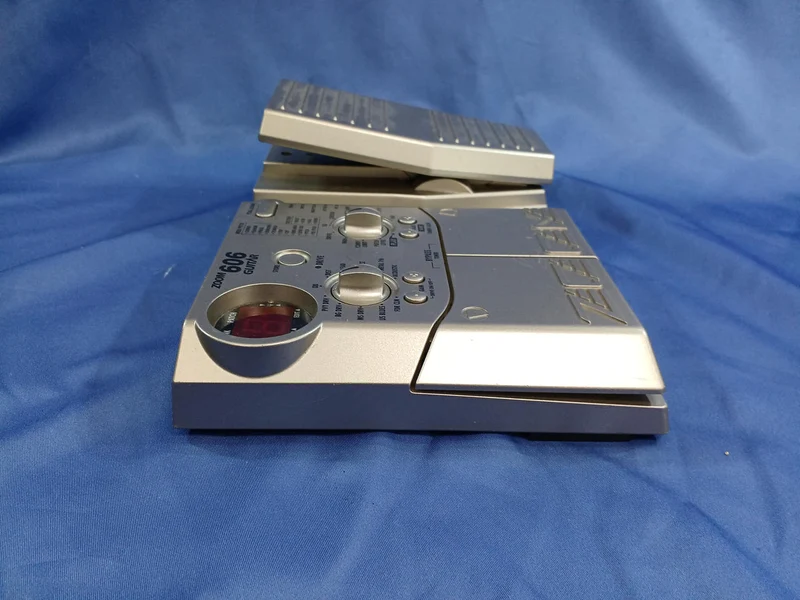 ZOOM Multi-Effektpedal 606GUITAR